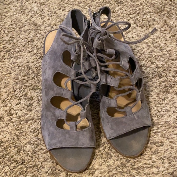 Women’s heels - Picture 1 of 4